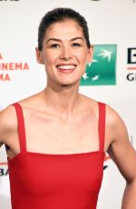 ROSAMUND PIKE at Hostiles  Photocall at Rome Film Festival 10/26/2017