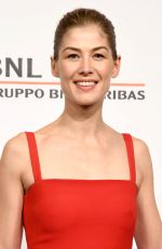 ROSAMUND PIKE at Hostiles  Photocall at Rome Film Festival 10/26/2017