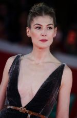ROSAMUND PIKE at Hostiles  Premiere at Rome Film Festival 10/26/2017