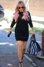ROXY JACENKO Arrives at Her Ofiice in Paddington 10/24/2017