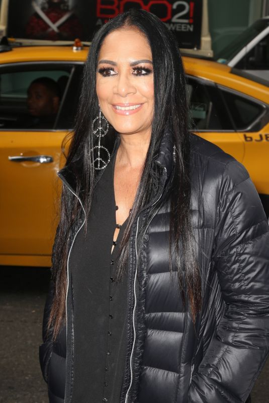 SHEULA E. Arrives at Sirius Radio in New York 10/23/2017