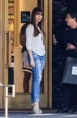 SOFIA VERGARA Shopping at Saks Fifth Avenue in Beverly Hills 10/04/2017