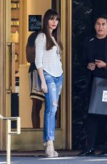 SOFIA VERGARA Shopping at Saks Fifth Avenue in Beverly Hills 10/04/2017