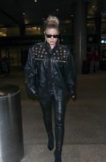 STACY FERGIE FERGUSON at Los Angeles International Airport 10/07/2017