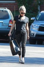 STACY FERGIE FERGUSON Heading to Sunday Church Service in Pacific Palisades 10/15/2017