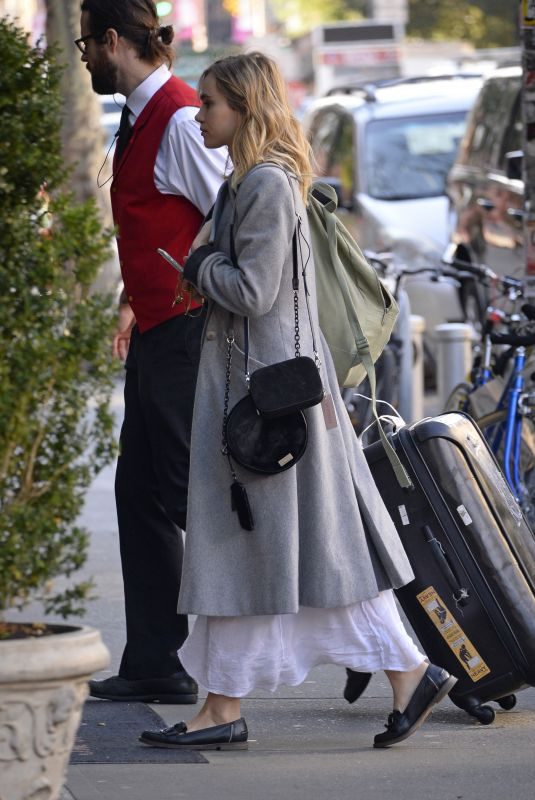SUKI WATERHOUSE Arrives at Her Hotel in New York 10/13/2017