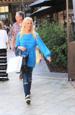 TARA REID Shopping at Apple Store at The Grove in Hollywood 10/13/2017