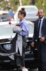 TAYLOR HILL Heading to a Photoshoot in Paris 10/03/2017