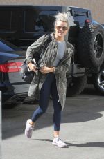 WITNEY CARSON Heading to a Dance Studio in Los Angeles 10/10/2017