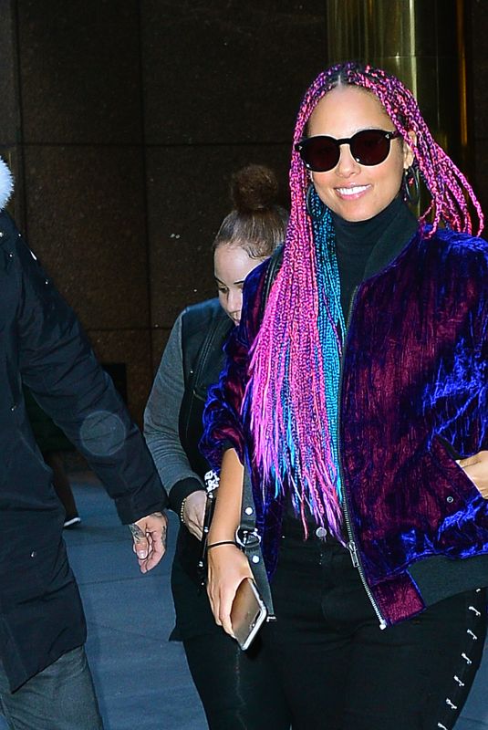 ALICIA KEYS Out and About in New York 11/10/2017