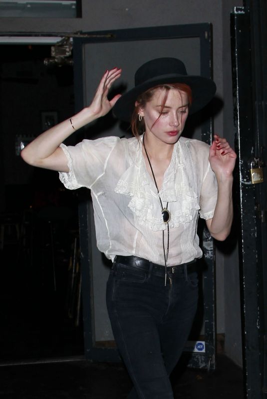 AMBER HEAR Out for Ice Cream in Los Feliz 10/31/2017