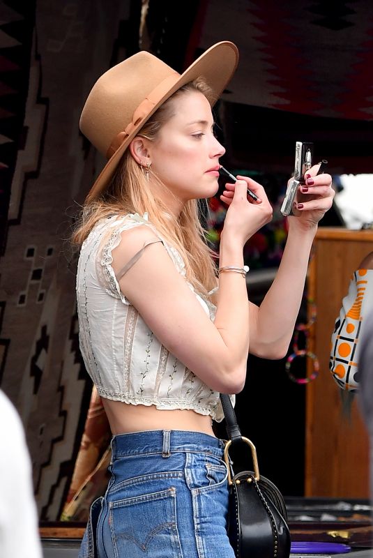AMBER HEARD Shopping at Pasadena Flea Market 11/13/2017