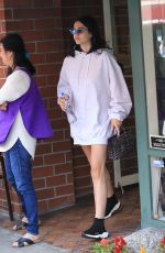 AMELIA HAMLIN Leaves Beverly Hills Nail Design 10/31/2017
