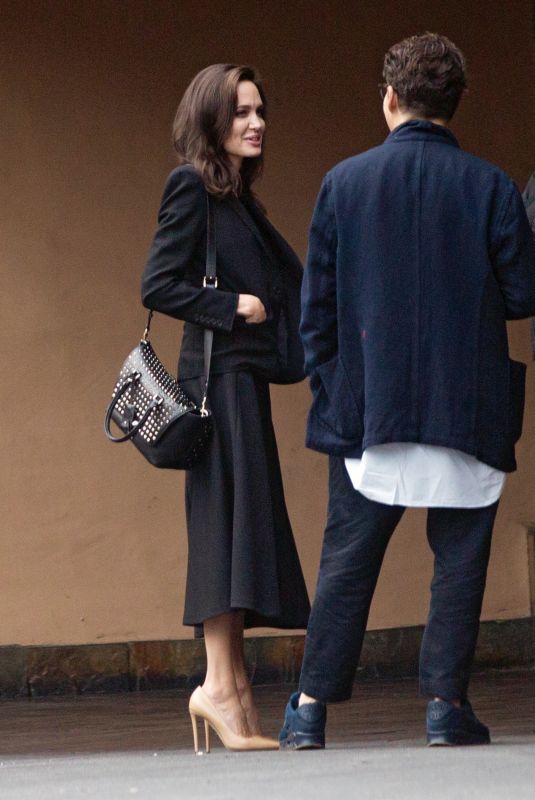 ANGELINA JOLIE Arrives at a Studio in Hollywood 11/12/2017