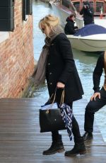 ANNA FARIS and Michael Barrett at Arrives in Venice 11/14/2017