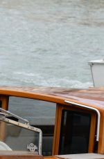 ANNA FARIS and Michael Barrett at Arrives in Venice 11/14/2017