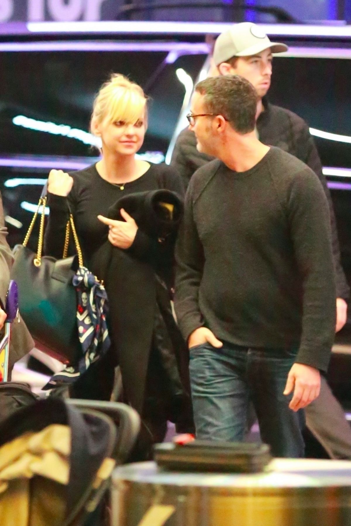 ANNA FARIS and Michael Barrett at LAX Airport in Losa Angeles 11/11 ...