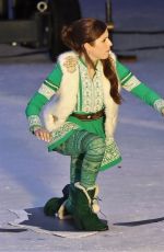 ANNA KENDRICK on the Set of Noelle in Vancouver 11/20/2017