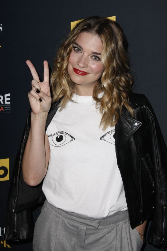 ANNIE MURPHY at Schitt