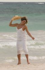 ASHLEY HART on the Set of a Photoshoot in Cancun 11/15/2017