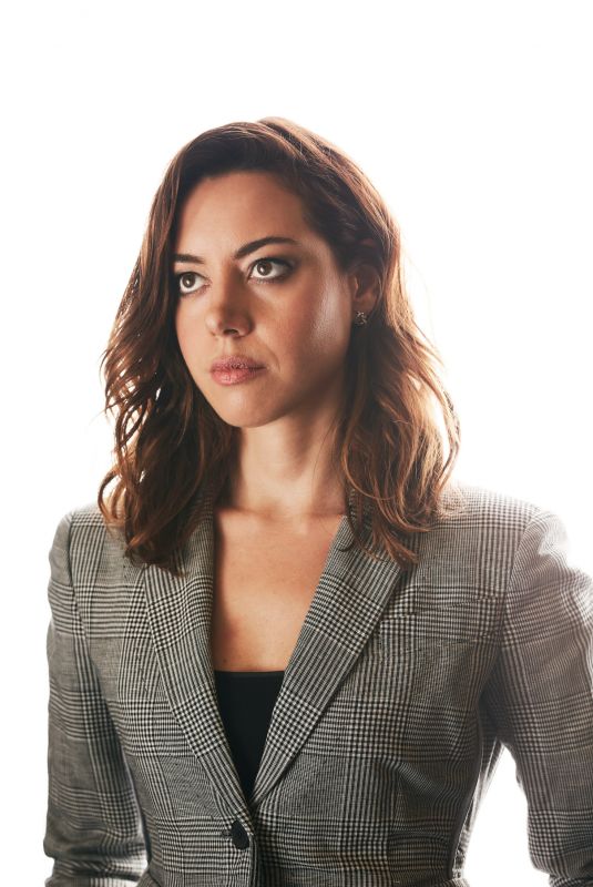AUBREY PLAZA for Buzzfeed, November 2017