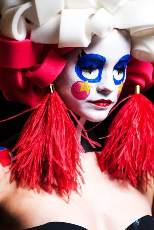BARBARA PALVIN for Tod’s Circus 2017