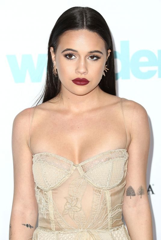 BEA MILLER at Wonder Premiere in Los Angeles 11/114/2017