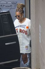 BEYONCE Leaves Dooky Chase Restaurant in New Orleans 11/08/2017
