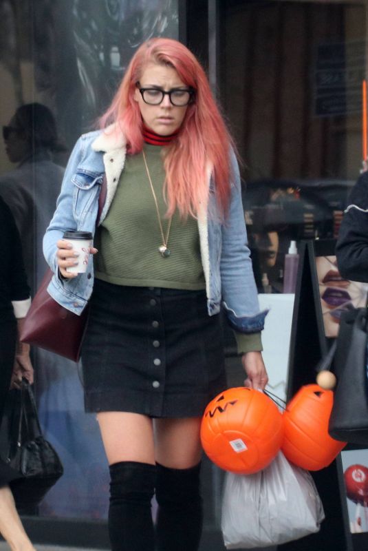 BUSY PHILIPPS Buys Halloween Trick or Treat Buckets at CVS in Los Angeles 10/31/2017