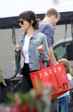 CAMILLA BELLE Shopping at Farmer