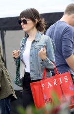 CAMILLA BELLE Shopping at Farmer
