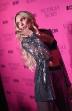 CANDICE SWANEPOEL at 2017 Victoria