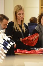 CHIARA FERRAGNI Out Shopping in Milan 11/13/2017