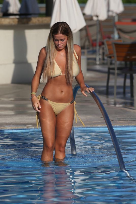 CHLOE MEADOWS in Bikini on Holiday in Mexico 10/26/2017