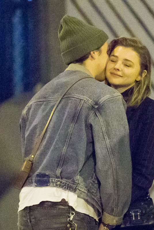 CHLOE MORETZ and Brooklyn Beckham Out for Dinner in New York 11/09/2017