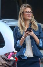 CONSTANCE JABLONSKI Leaves Her House in New York 11/003/2017
