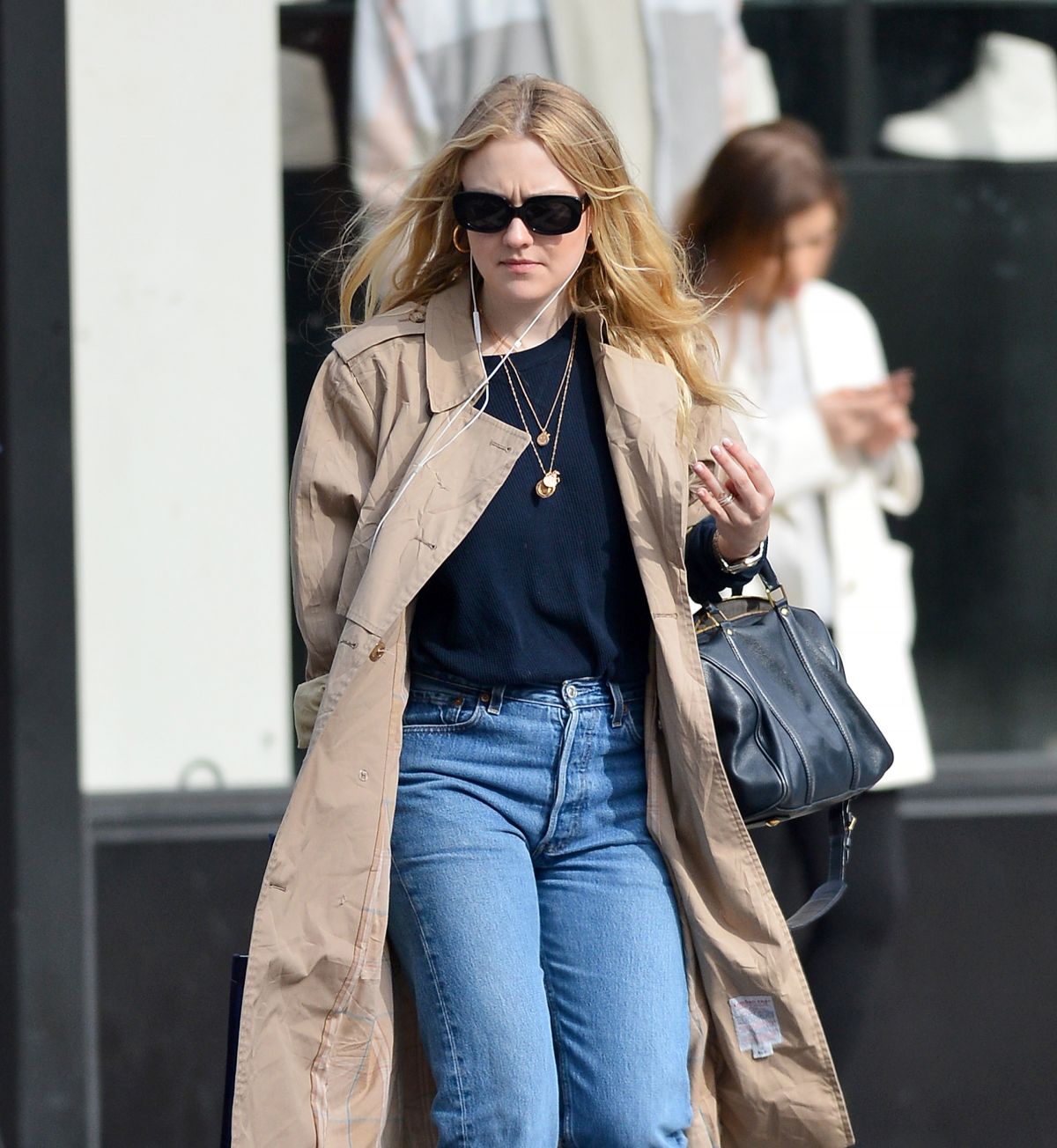 DAKOTA FANNING Out and About in New York 11/07/2017 – HawtCelebs