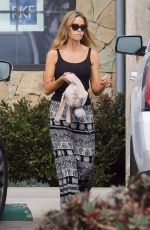 DENISE RICHARDS Shopping at Vintage Grocers in Malibu 11/01/2017