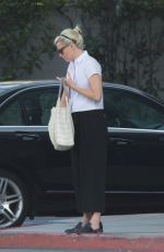 ELIZABETH BANKS Out and About in Los Angeles 11/06/2017