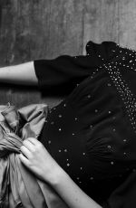 ELLE FANNING in L