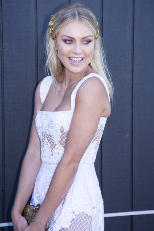 ELYSE KNOWLES at Derby Day in Melbourne 11/04/2017