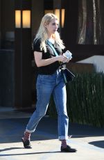 EMMA ROBERTS Out to Lunch in Los Angeles 11/09/2017