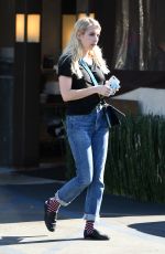 EMMA ROBERTS Out to Lunch in Los Angeles 11/09/2017