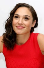 GAL GADOT at Justice League Press Conference in London 11/03/2017