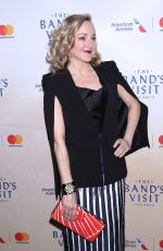 GENEVA CARR at 2017 Humane Society Gala in New York 11/10/2017
