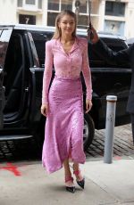GIGI HADID Arrives at Her Apartment in New York 11/12/2017