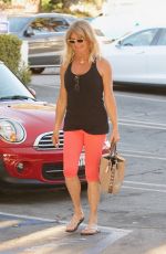 GOLDIE HAWN Out Shopping in Brentwood 11/22/2017