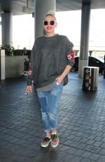 GWEN STEFANI at Los Angeles International Airport 11/28/2017