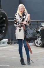 GWEN STEFANI Heading to a Dance Studio in Los Angeles 11/03/2017