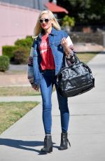 GWEN STEFANI Heading to a Dance Studio in West Hollywood 11/08/2017